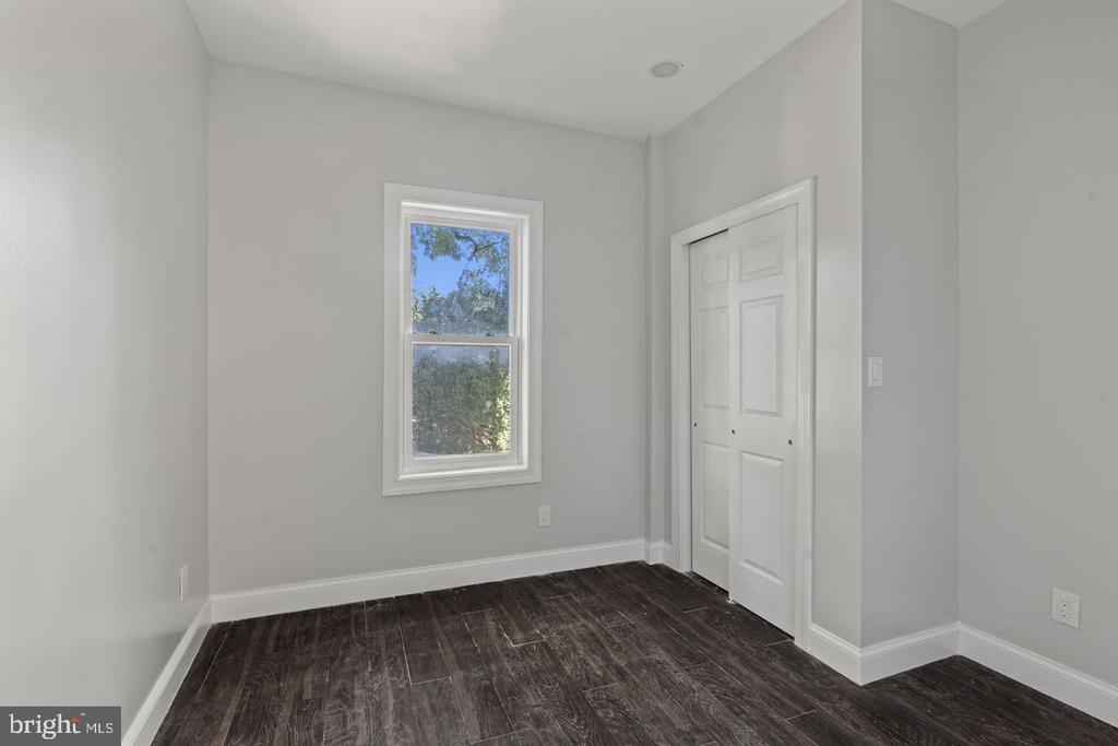 5237 CHESTER AVENUE Unit: 5