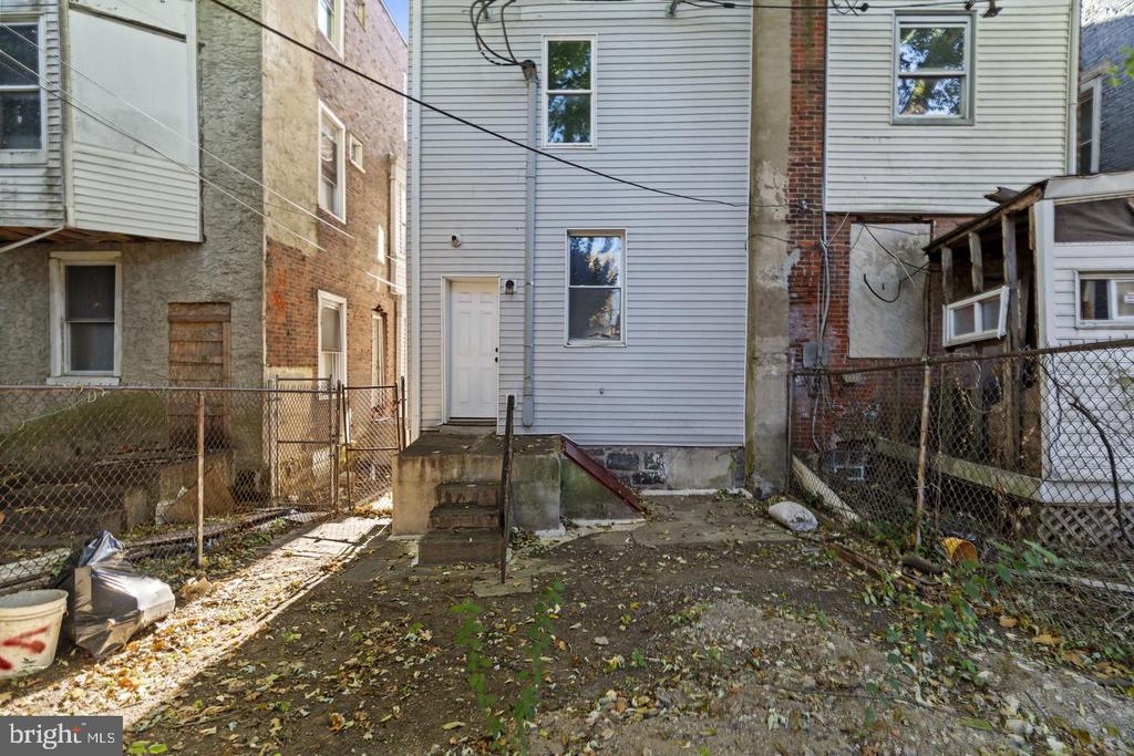 5237 CHESTER AVENUE Unit: 5