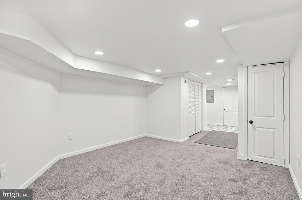 5318 CEDAR AVENUE