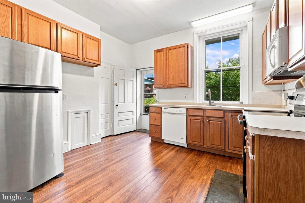 825 S 49TH STREET