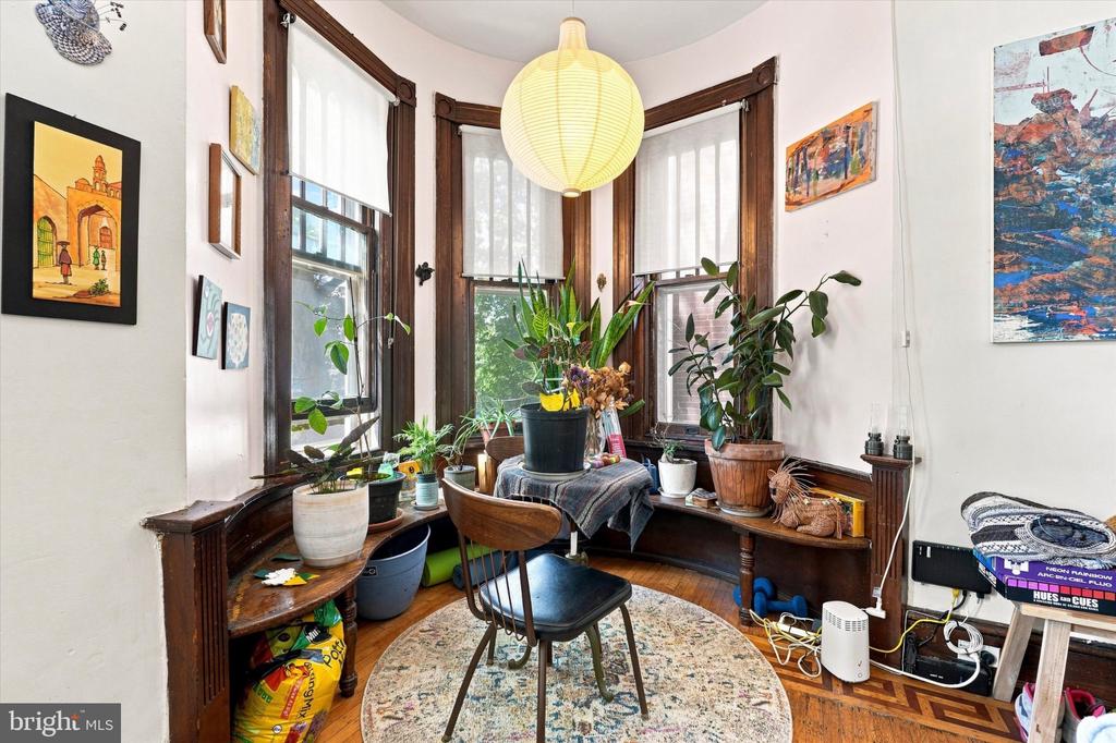 825 S 49TH STREET