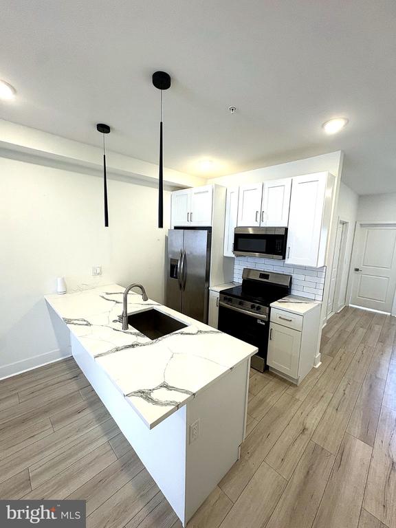 2524 CECIL B MOORE AVENUE Unit: 1