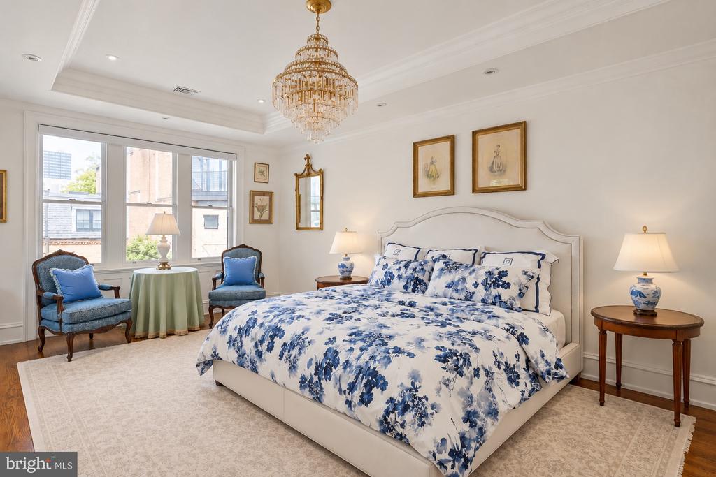 2015 DELANCEY PLACE