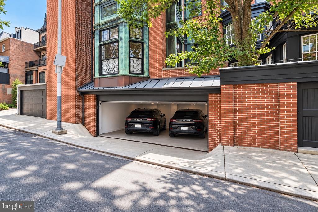 2015 DELANCEY PLACE