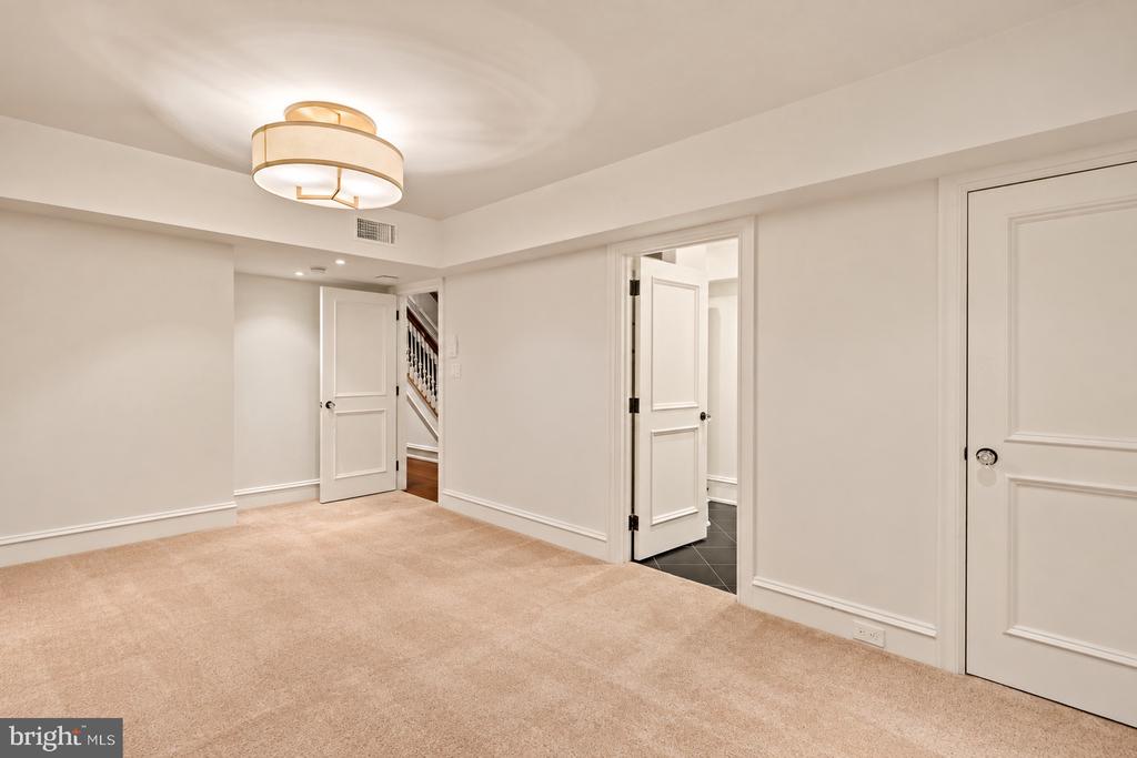 2015 DELANCEY PLACE