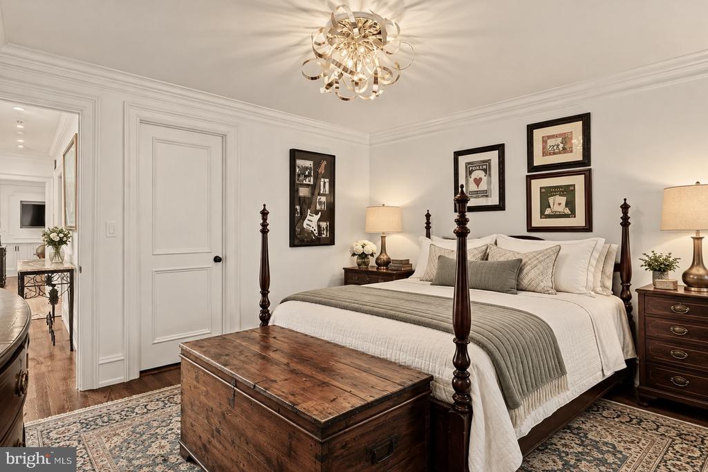 2015 DELANCEY PLACE