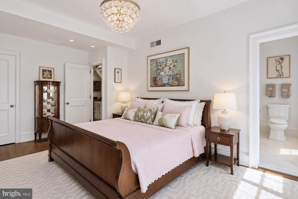2015 DELANCEY PLACE