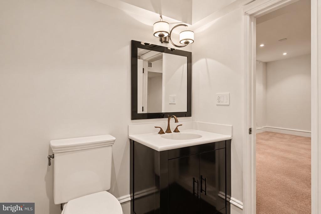 2015 DELANCEY PLACE