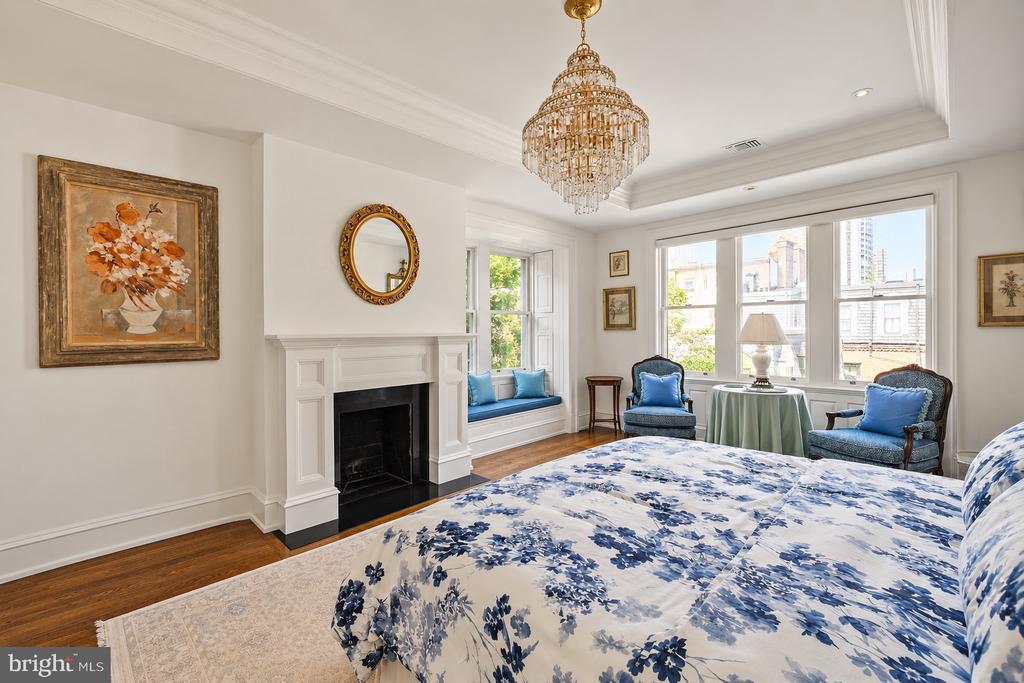 2015 DELANCEY PLACE