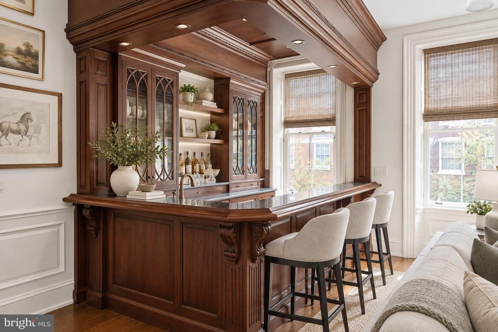 2015 DELANCEY PLACE