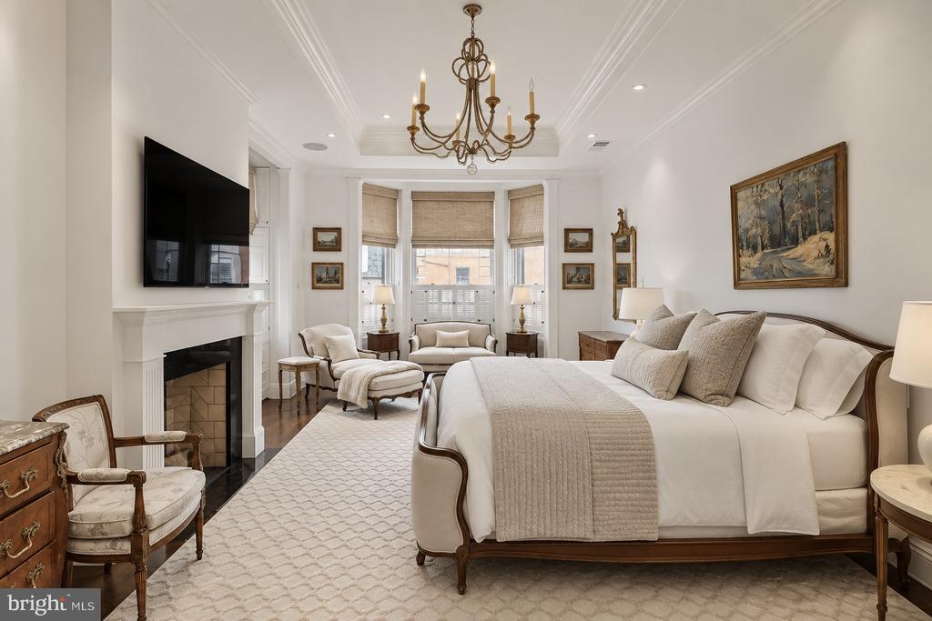 2015 DELANCEY PLACE