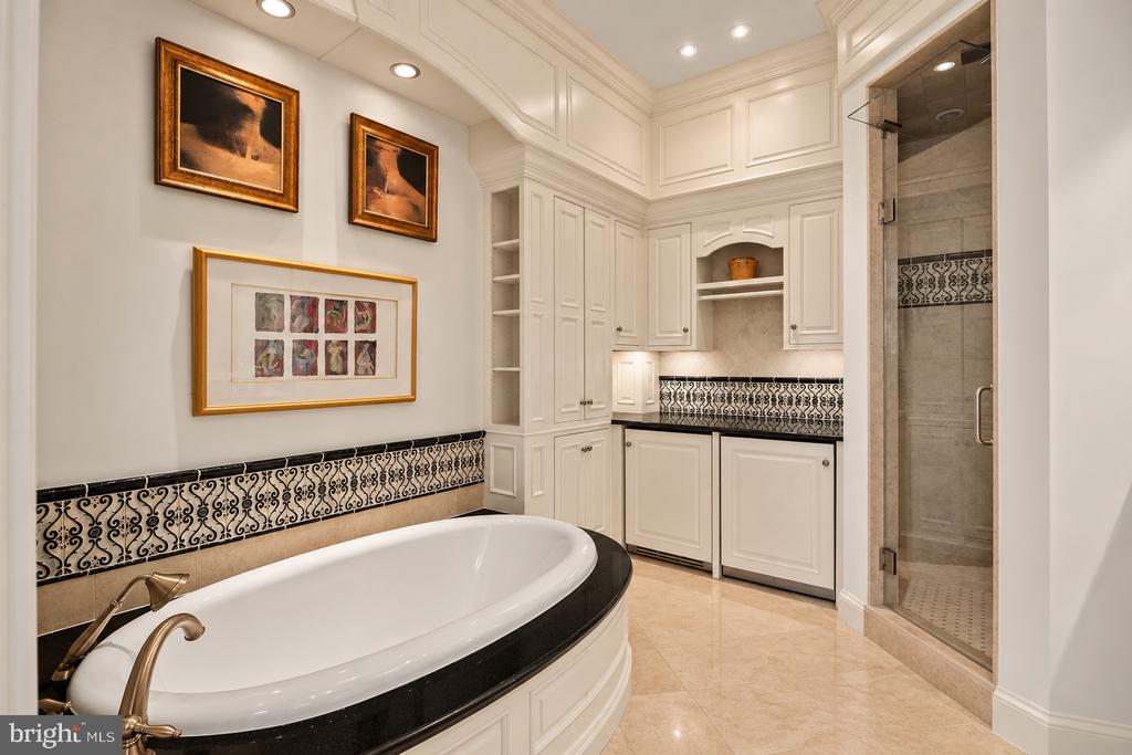 2015 DELANCEY PLACE