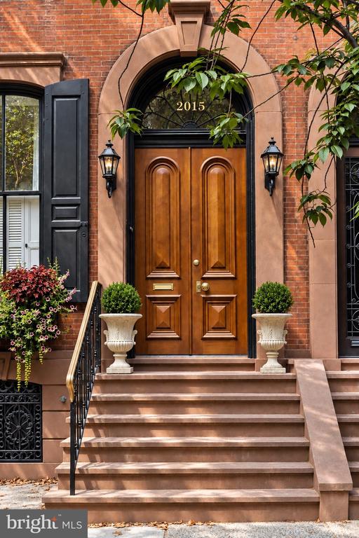 2015 DELANCEY PLACE