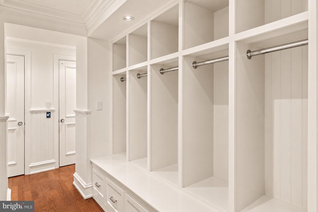 2015 DELANCEY PLACE