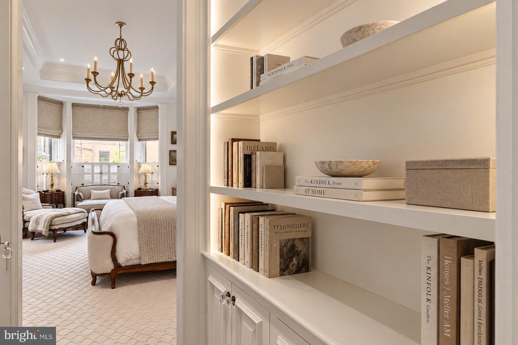 2015 DELANCEY PLACE