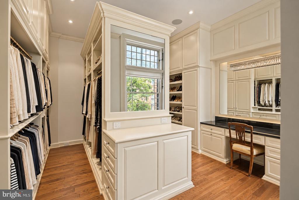 2015 DELANCEY PLACE