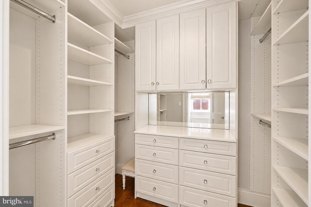 2015 DELANCEY PLACE