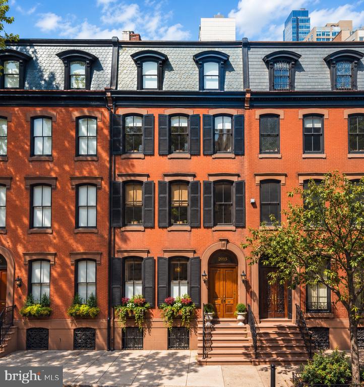 2015 DELANCEY PLACE