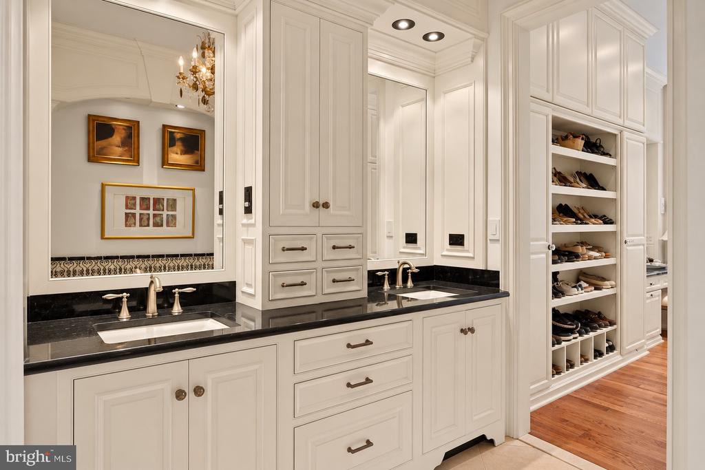 2015 DELANCEY PLACE