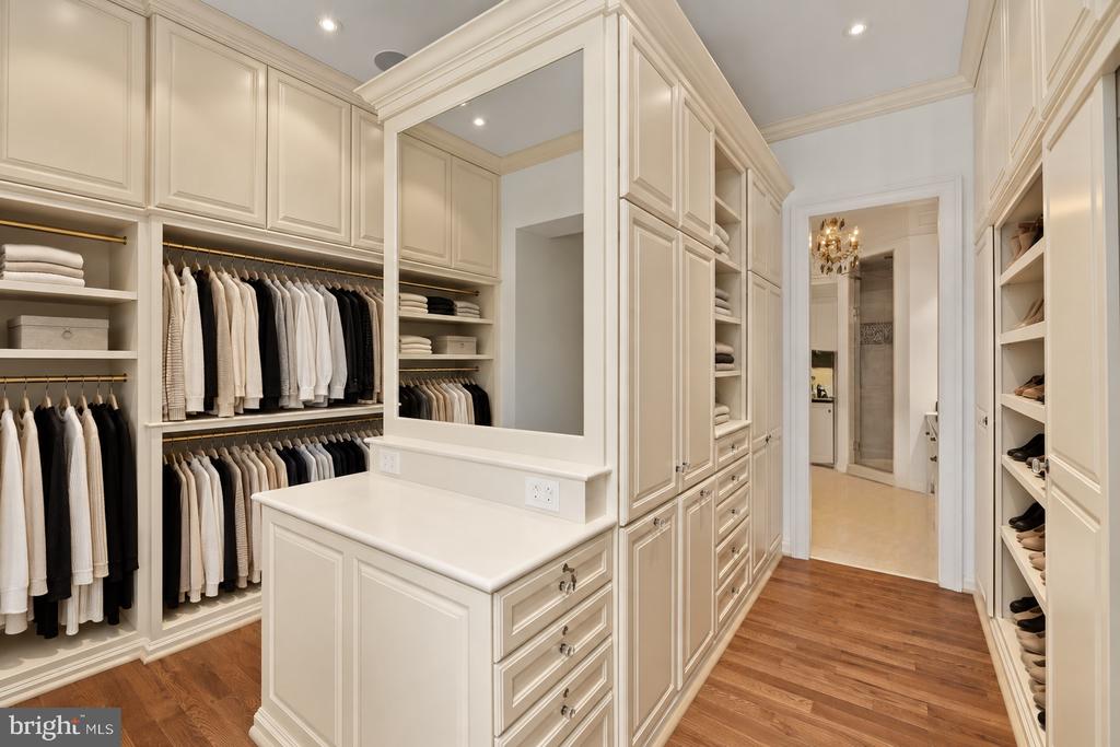 2015 DELANCEY PLACE