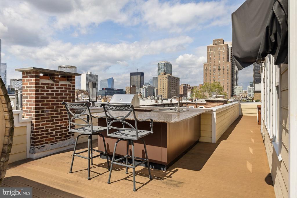 2015 DELANCEY PLACE