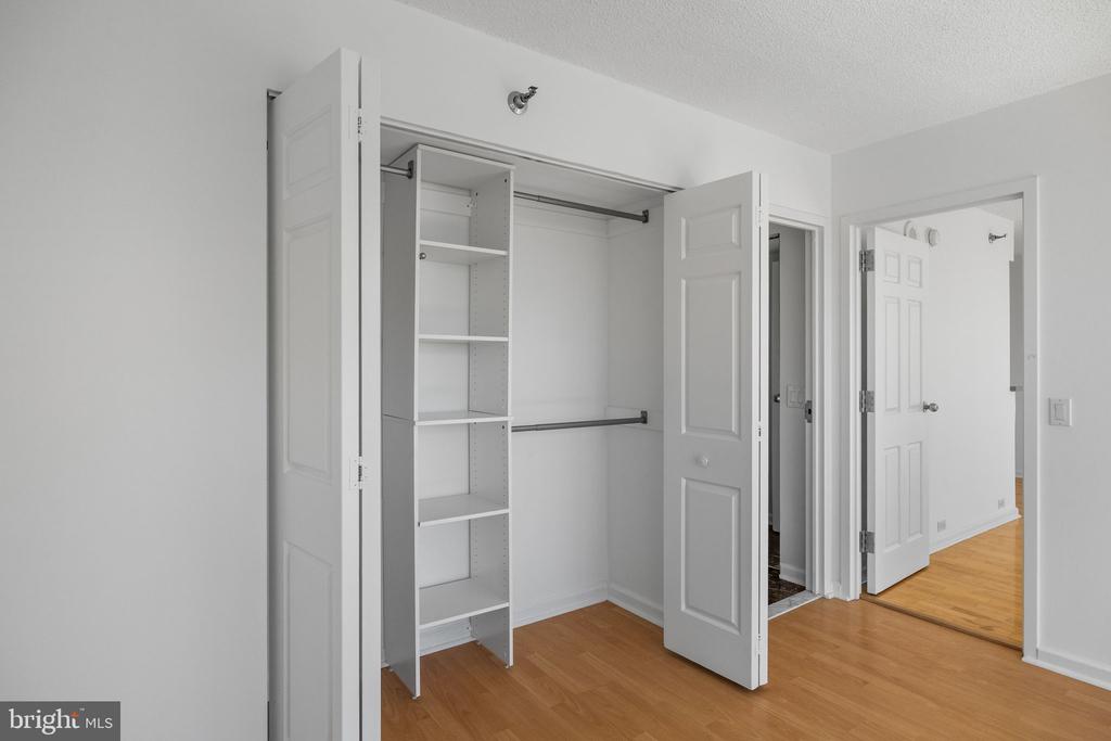 2001 HAMILTON STREET Unit: 2004