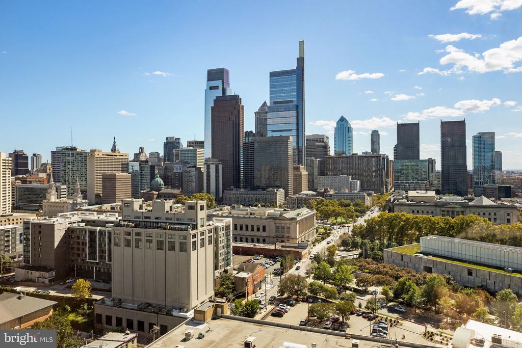 2001 HAMILTON STREET Unit: 2004