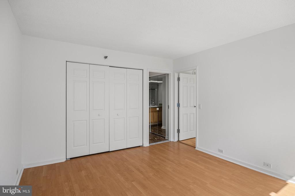 2001 HAMILTON STREET Unit: 2004