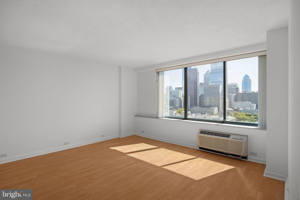 2001 HAMILTON STREET Unit: 2004