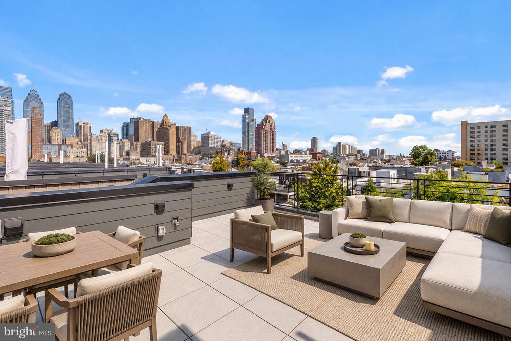 722 S 17TH STREET