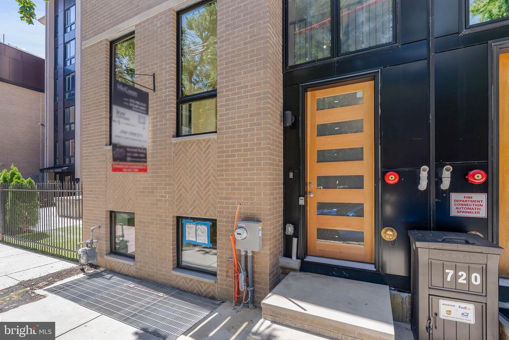722 S 17TH STREET