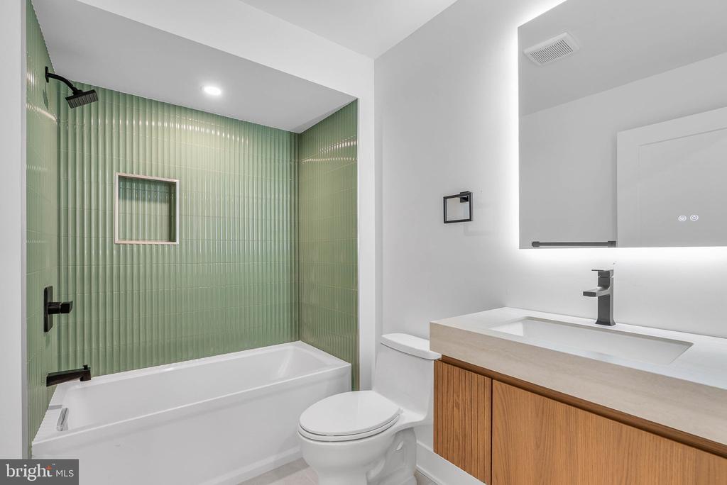 722 S 17TH STREET