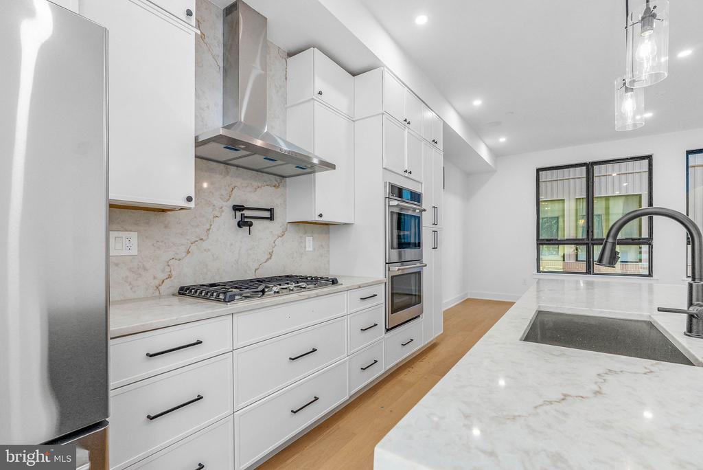 722 S 17TH STREET