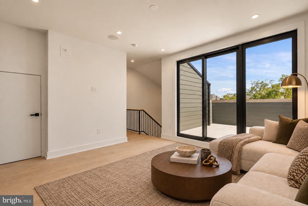 722 S 17TH STREET