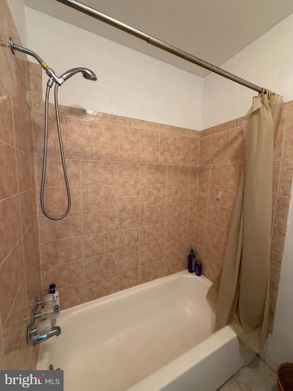 9921-00 BUSTLETON AVENUE Unit: Y10