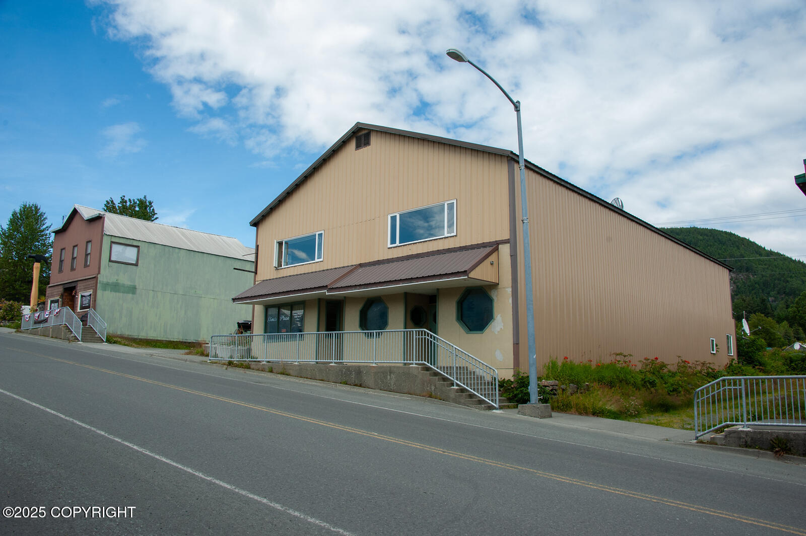 16 Main Street