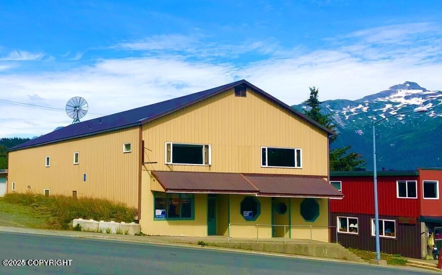 16 Main Street