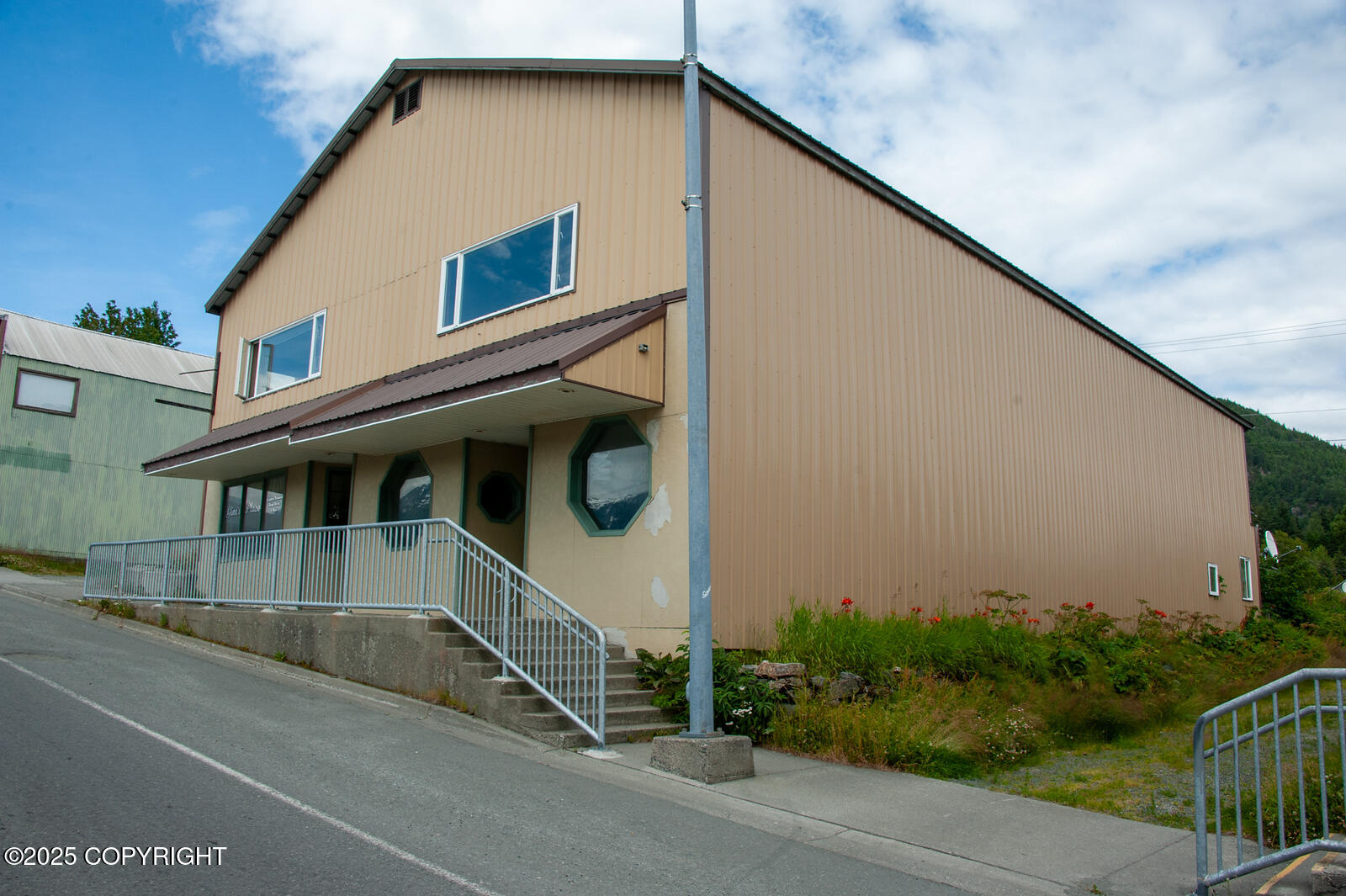 16 Main Street