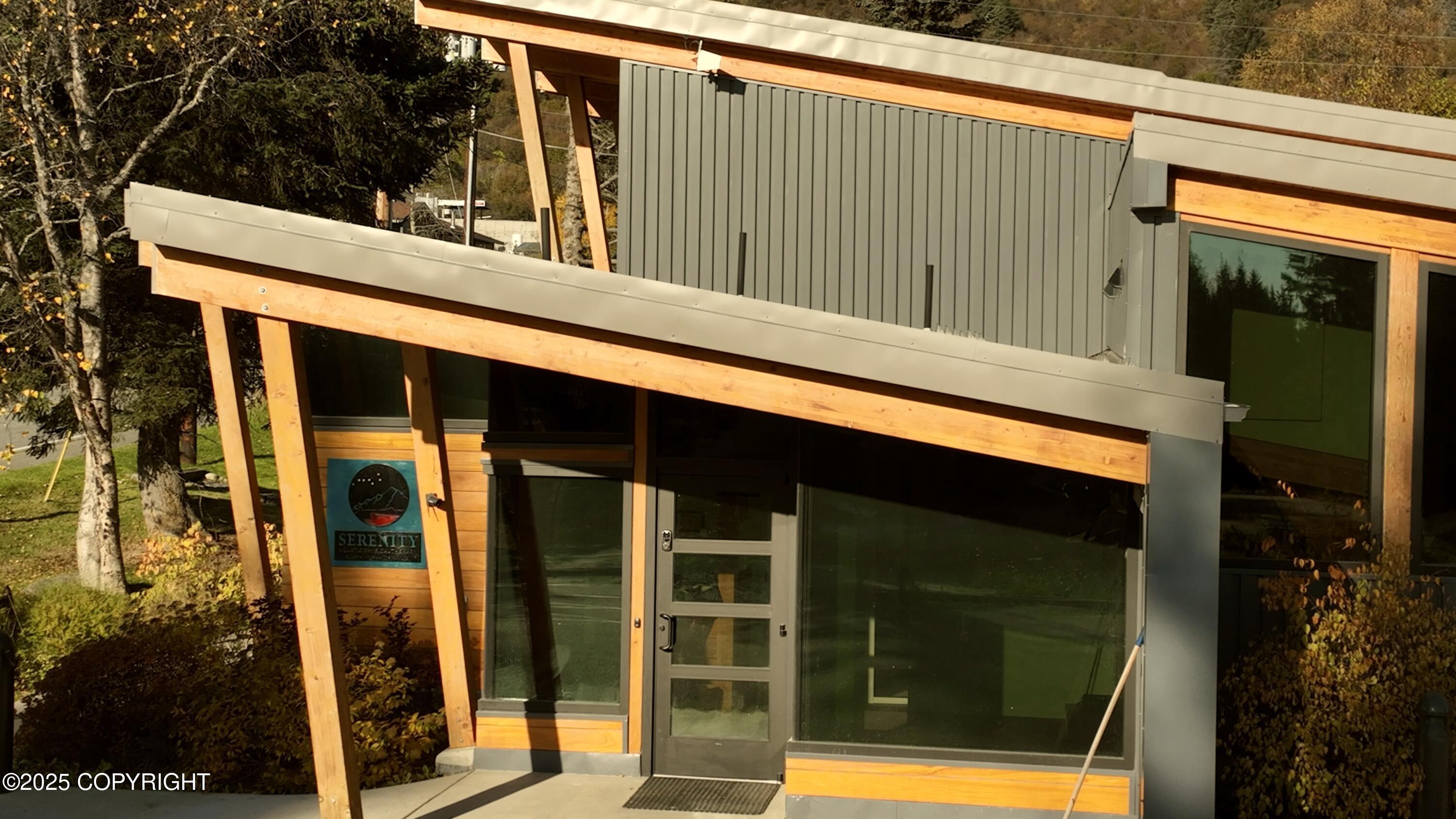 210 W Fairview Avenue, Homer