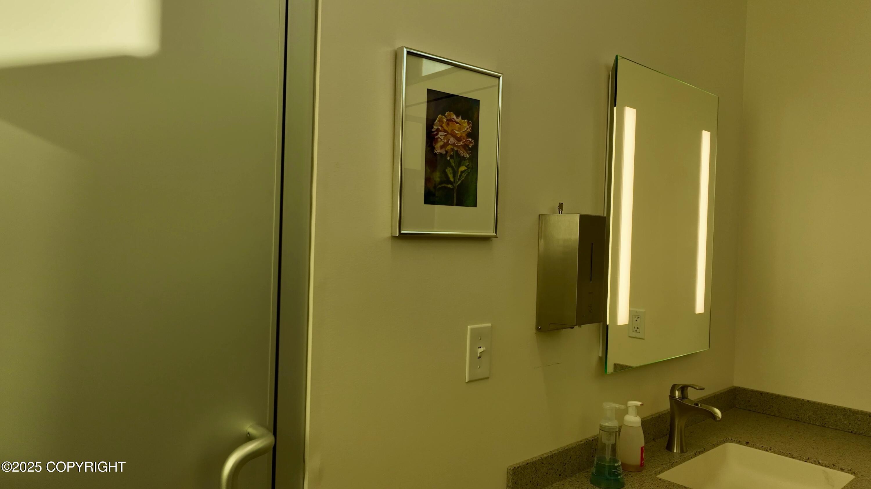 210 W Fairview Avenue, Homer