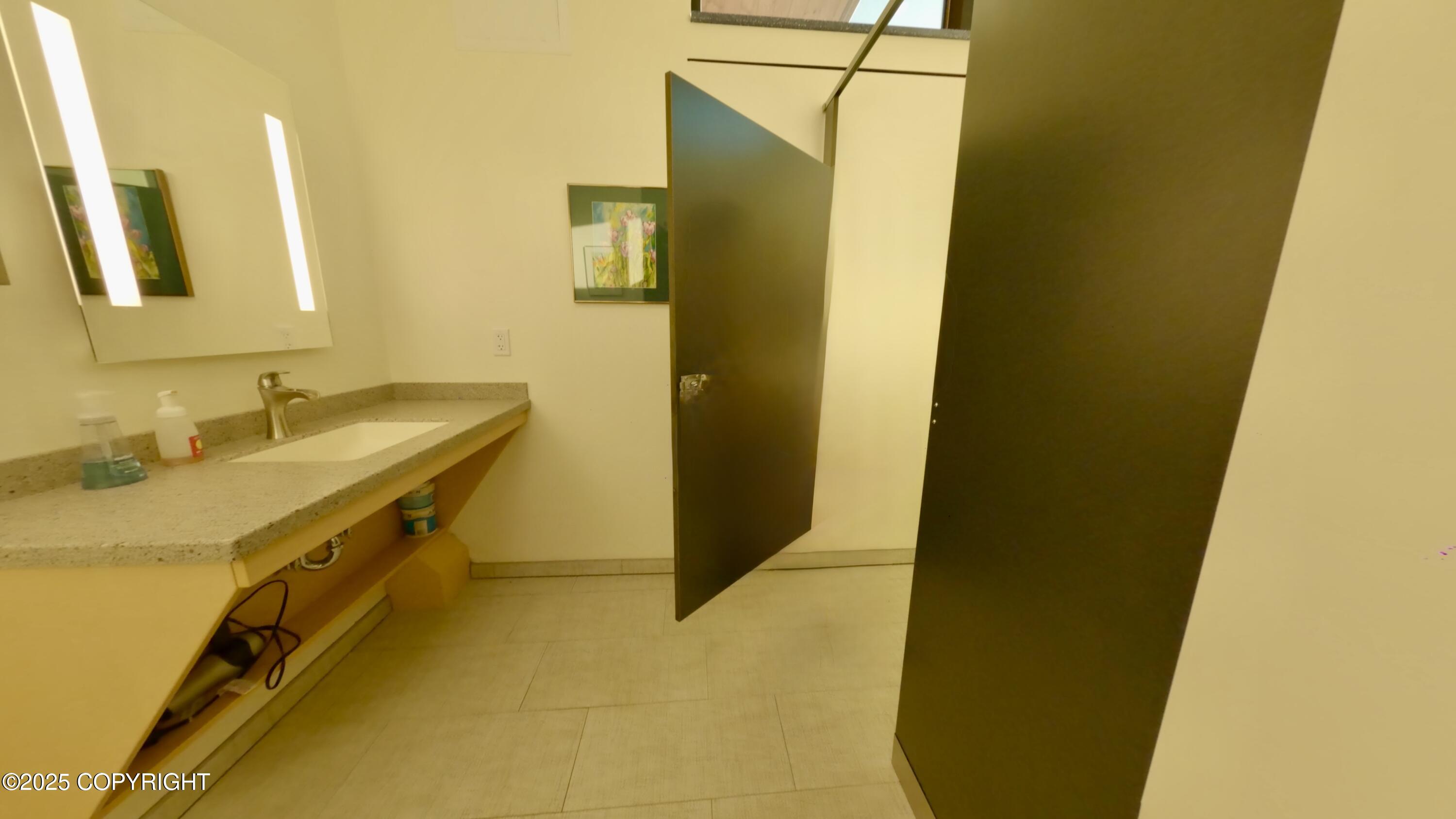 210 W Fairview Avenue, Homer