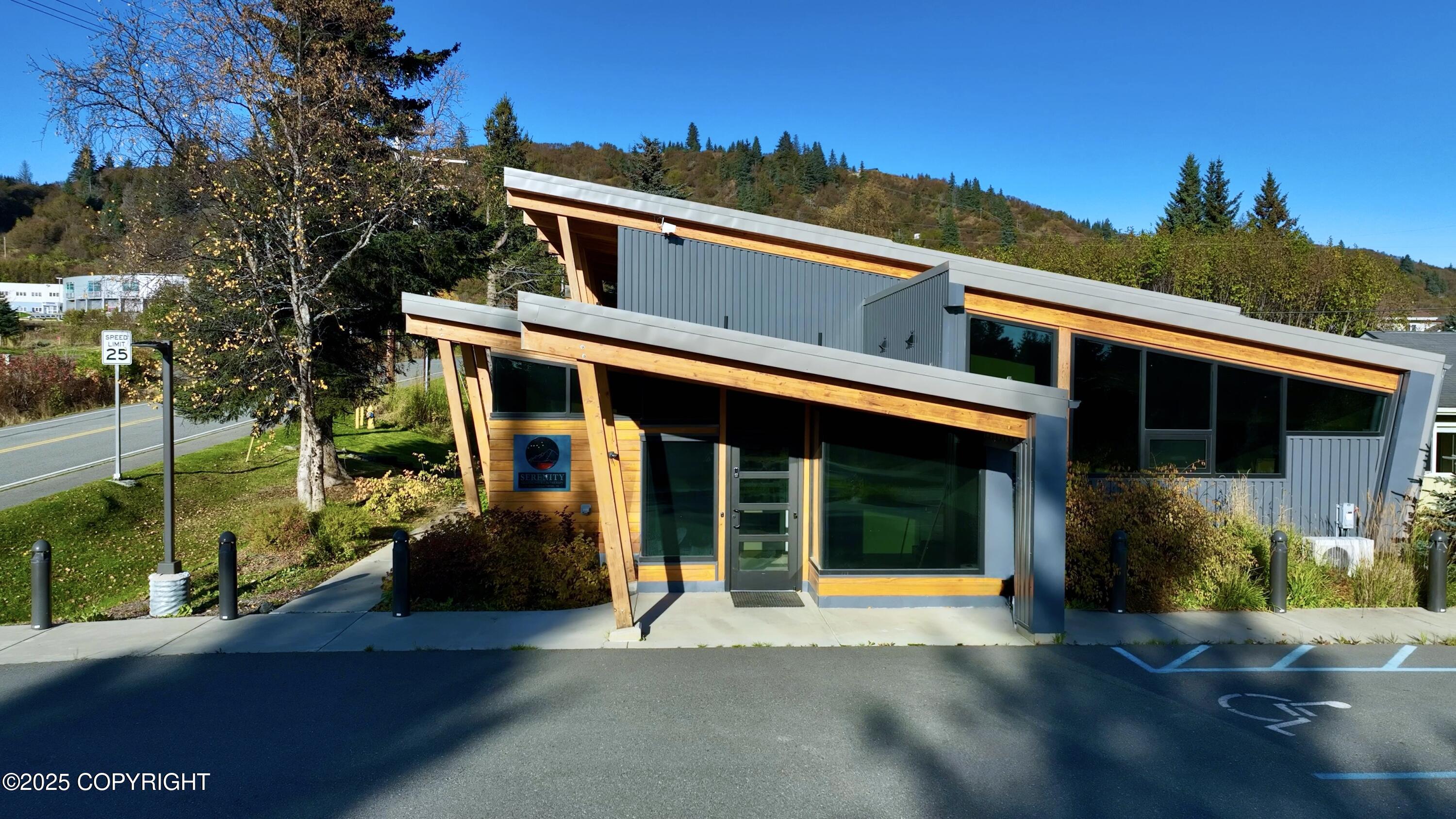 210 W Fairview Avenue, Homer