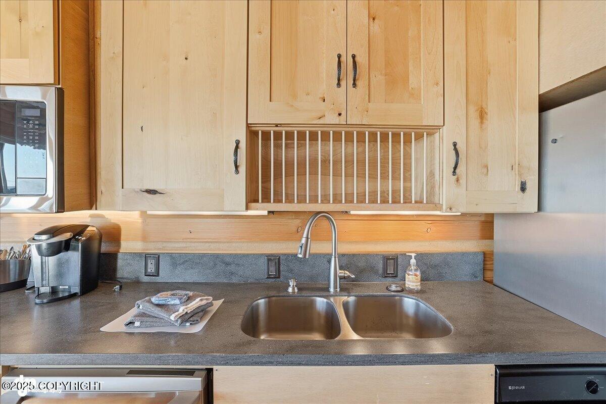 34143 HMS Resolution Road