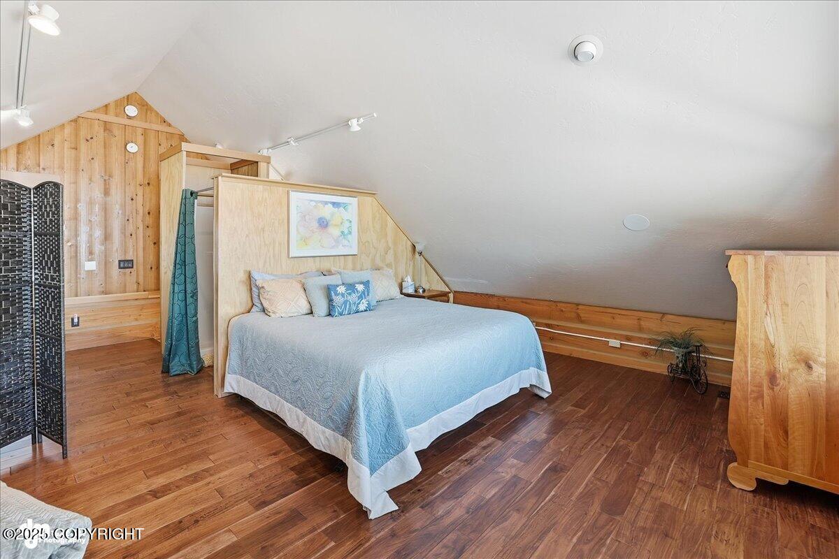 34143 HMS Resolution Road