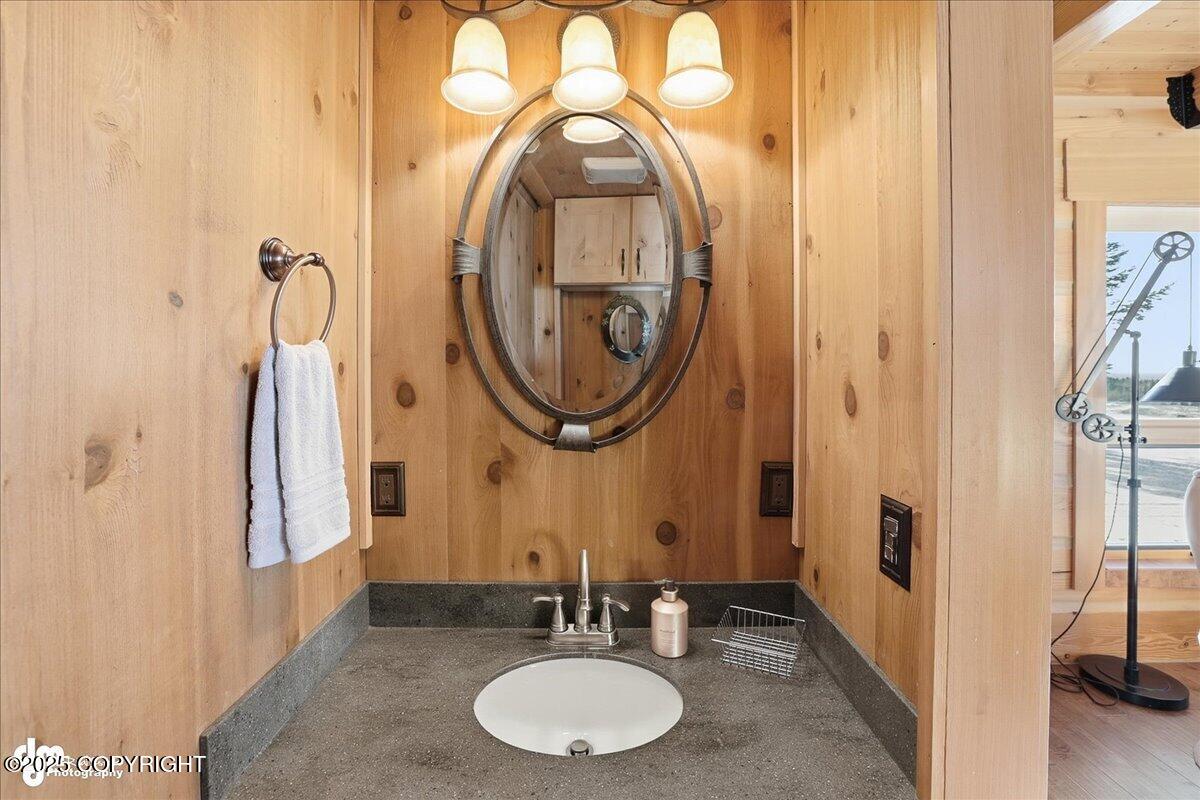 34143 HMS Resolution Road