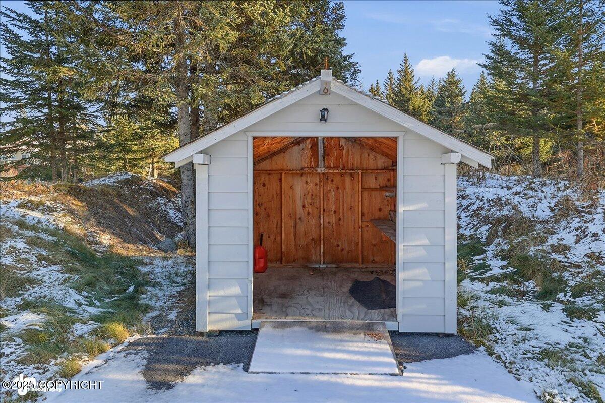 34143 HMS Resolution Road