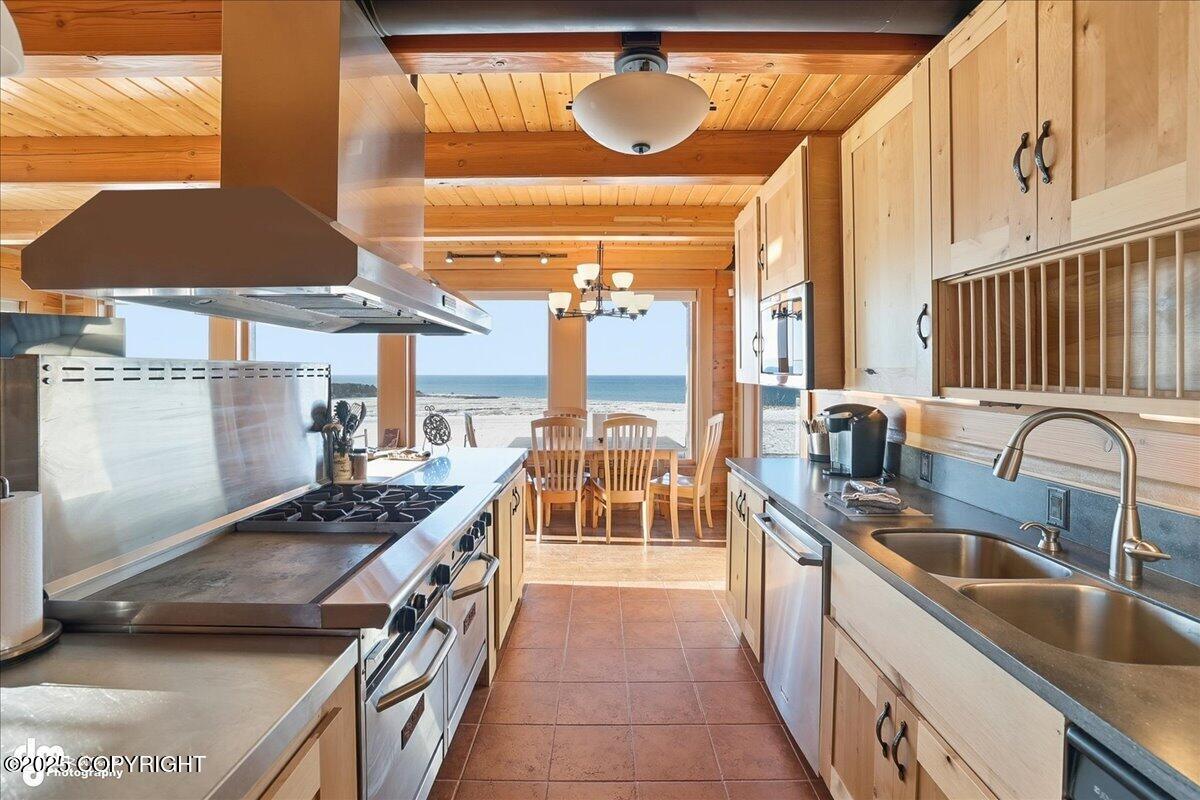 34143 HMS Resolution Road