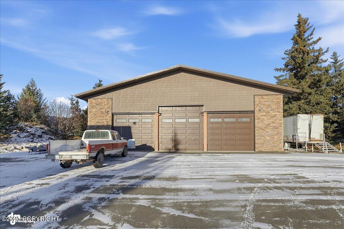 34143 HMS Resolution Road