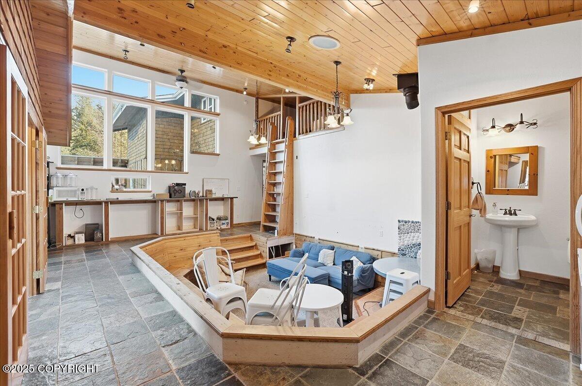 895 Ocean Drive Loop