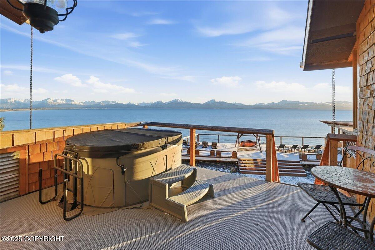 895 Ocean Drive Loop